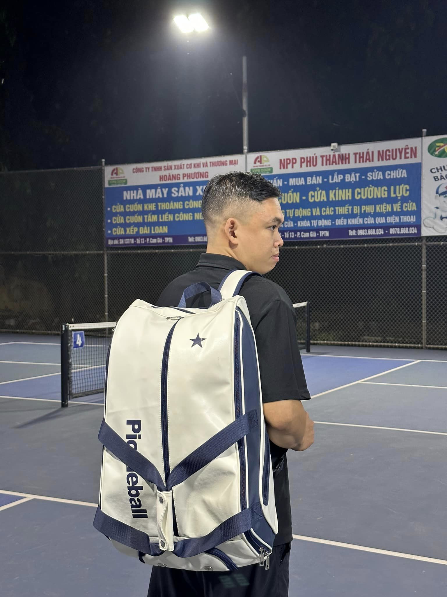Pickleball Deluxe Backpack (White/Black)
