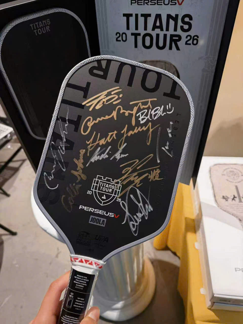 Vợt Pickleball JOOLA Perseus Pro V Titans Tour 2026 Signature Edition