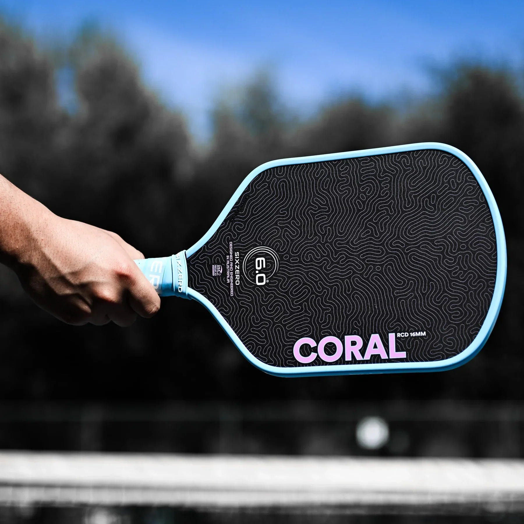 Review Vợt Pickleball Six Zero Coral – Kiểm Soát Mềm Mại, Sức Mạnh Toàn Diện