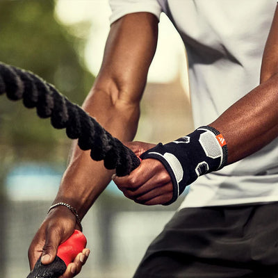 Băng hỗ trợ cổ tay Adidas Wrist Support
