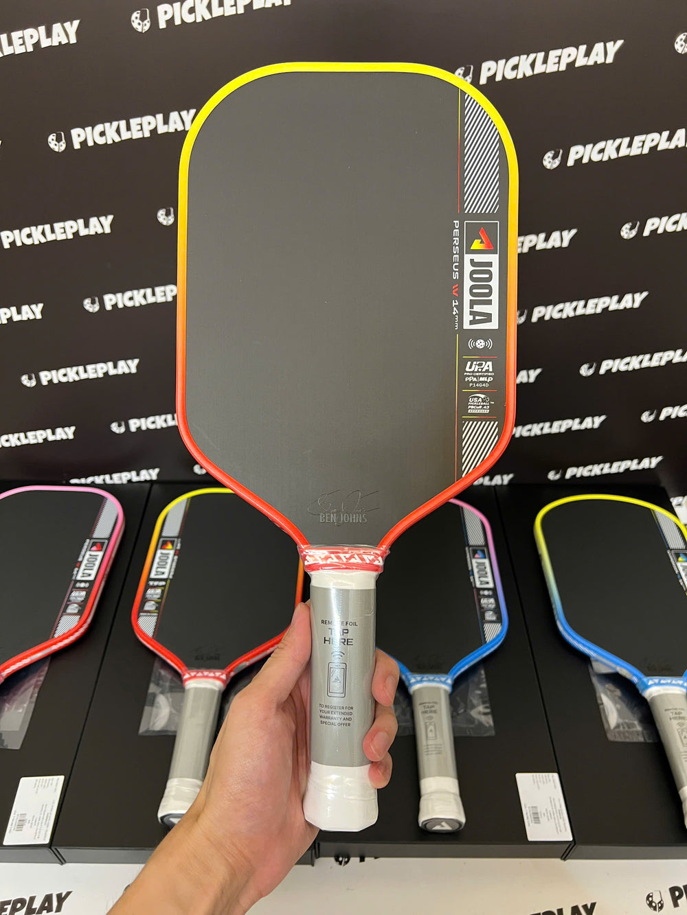 Ảnh vợt pickleball tr&ecirc;n s&acirc;n